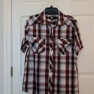 Rock&Republic maroon plaid ss button front shirt L